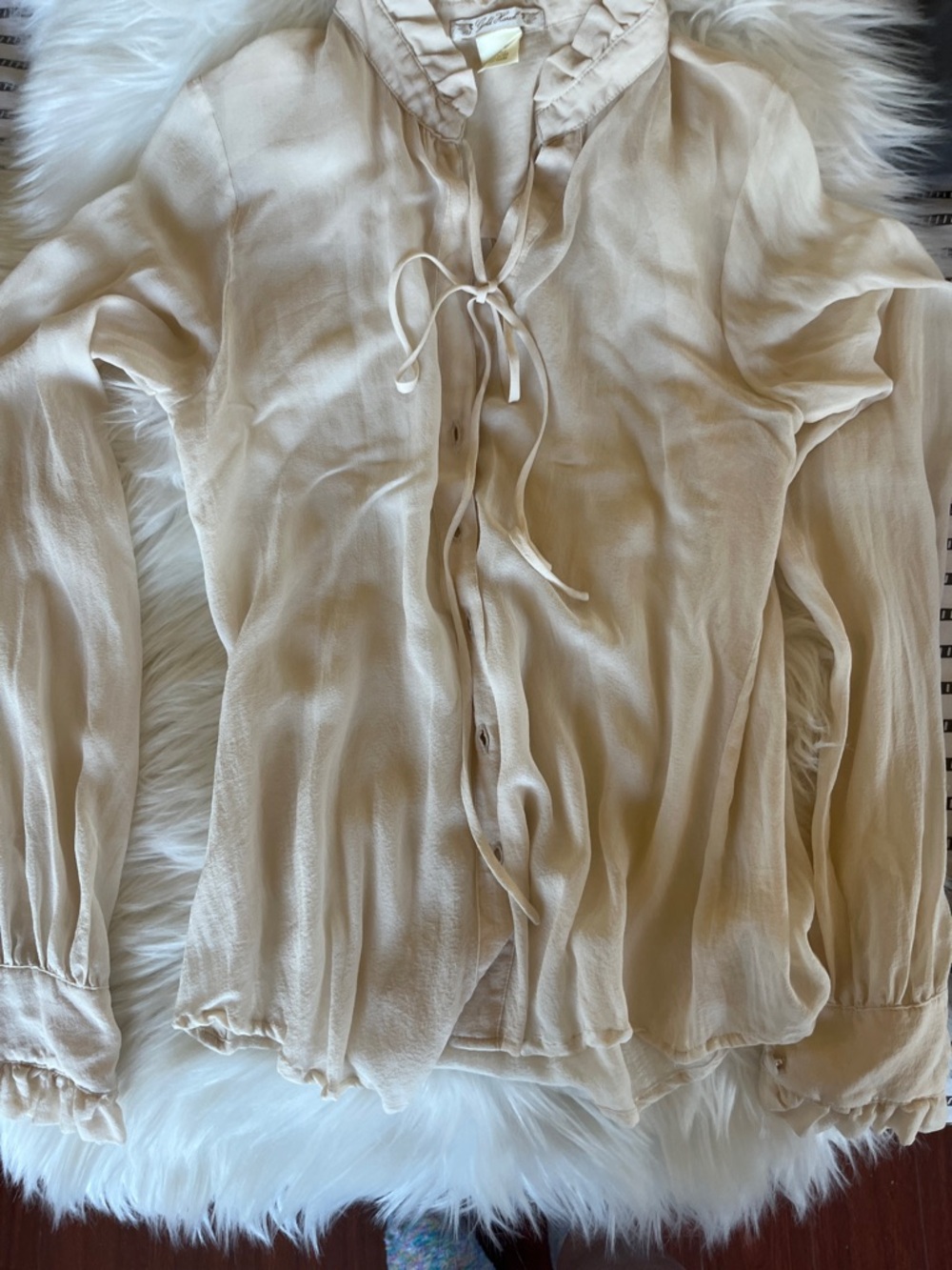 Gold hawk 💯% silk chiffon top